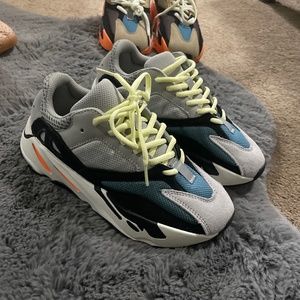 ADIDAS JEZZY BOOST 700 WAVE RUNNER
